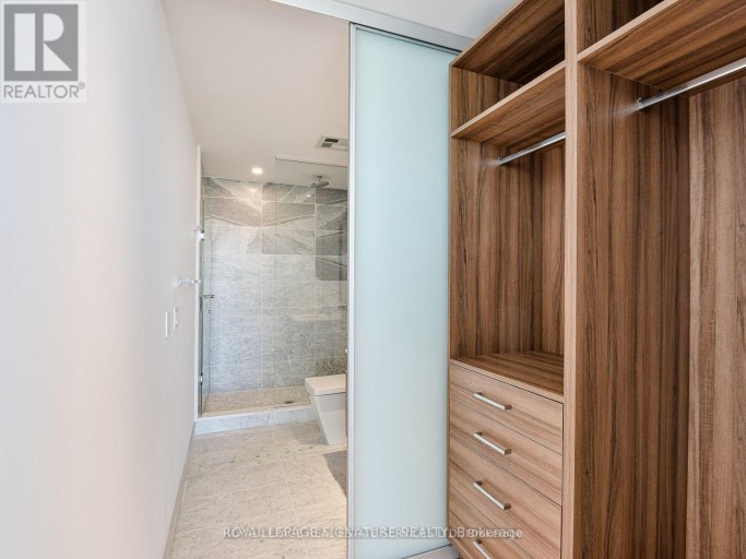 2703 - 488 UNIVERSITY AVENUE, Toronto (Kensington-Chinatown), Ontario, M5G0C1