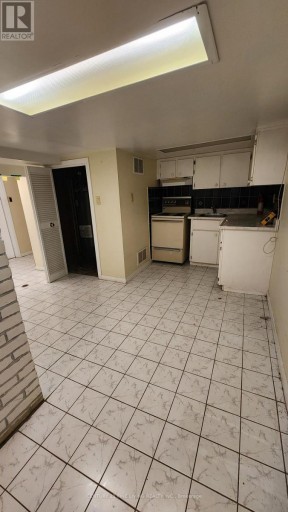 MAIN - 1155 DUNDAS STREET W, Toronto (Trinity-Bellwoods), Ontario, M6J1X3