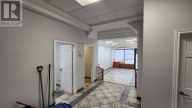 MAIN - 1155 DUNDAS STREET W Toronto (Trinity-Bellwoods) Ontario photo 9