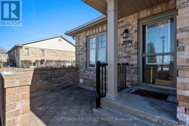 2094 DENVIEW AVENUE London North (North S) Ontario photo 3