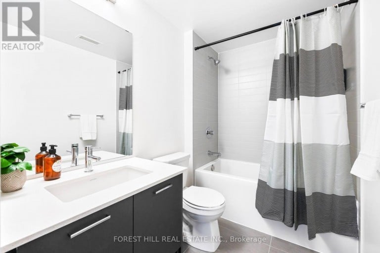 1009 - 2300 ST. CLAIR AVENUE W, Toronto (Junction Area), Ontario, M6N0B3