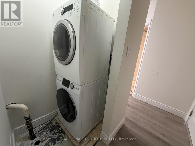 BSMT - 61 EAGLEGLEN WAY, Hamilton (Carpenter), Ontario, L9B0C5