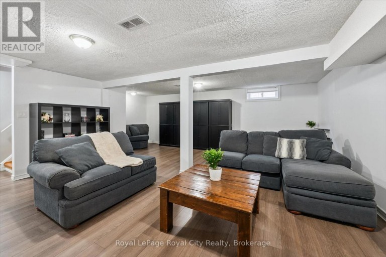 300 AUDEN ROAD, Guelph (Grange Road), Ontario, N1E6S3