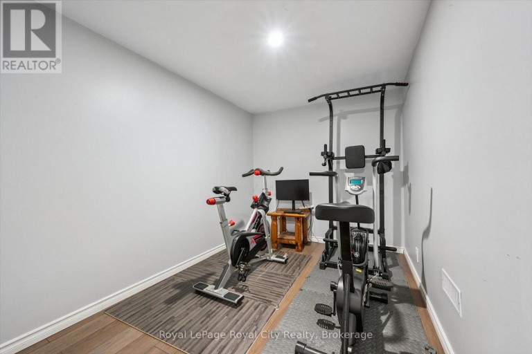 300 AUDEN ROAD, Guelph (Grange Road), Ontario, N1E6S3