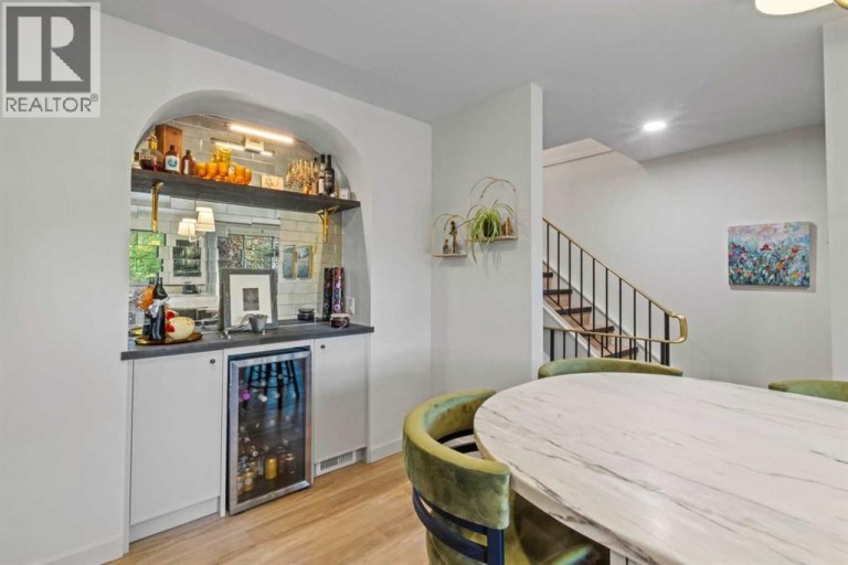 16, 140 Point Drive NW, Calgary, Alberta, T3B4W3
