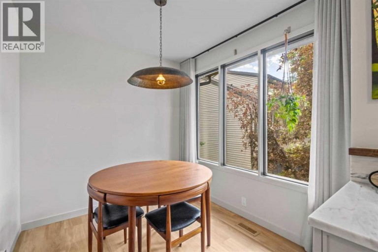 16, 140 Point Drive NW, Calgary, Alberta, T3B4W3