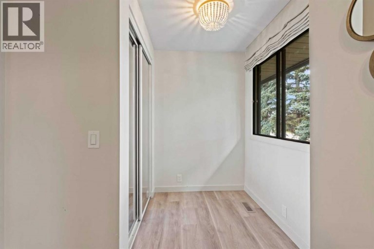 16, 140 Point Drive NW, Calgary, Alberta, T3B4W3