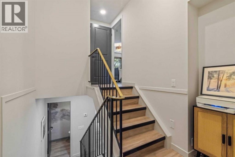 16, 140 Point Drive NW, Calgary, Alberta, T3B4W3
