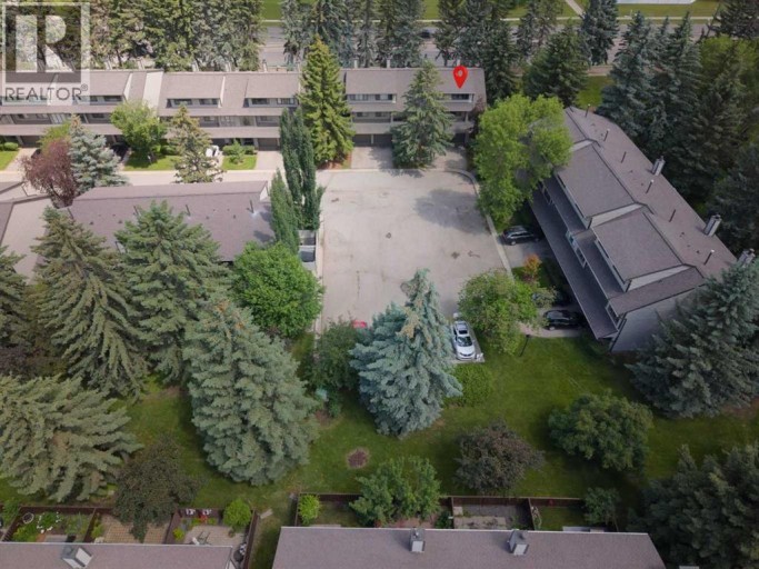 16, 140 Point Drive NW, Calgary, Alberta, T3B4W3