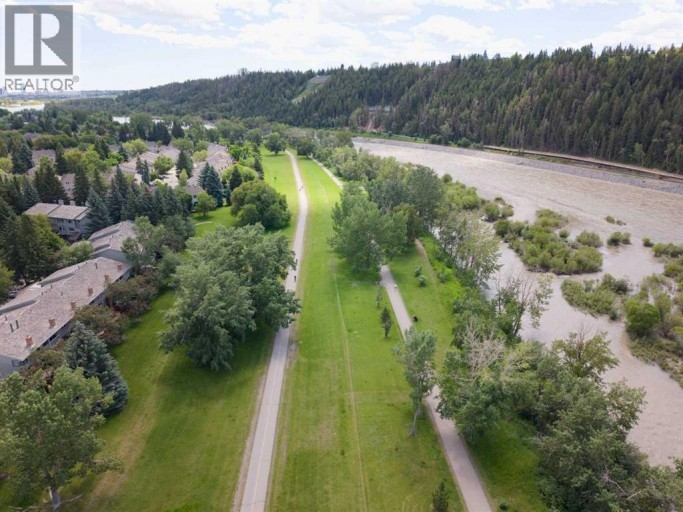 16, 140 Point Drive NW, Calgary, Alberta, T3B4W3