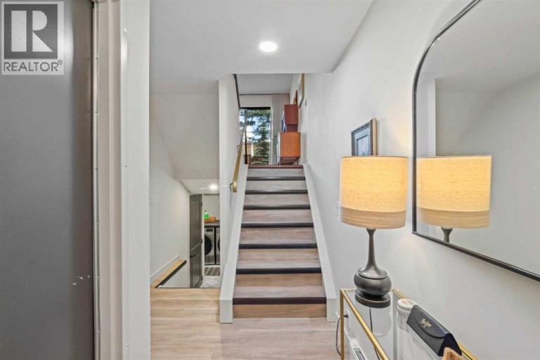 16, 140 Point Drive NW, Calgary, Alberta, T3B4W3