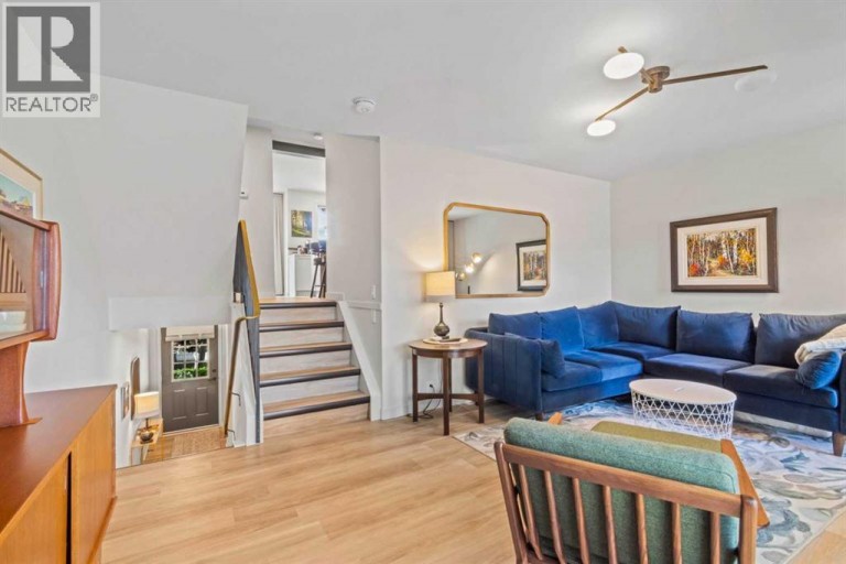 16, 140 Point Drive NW, Calgary, Alberta, T3B4W3
