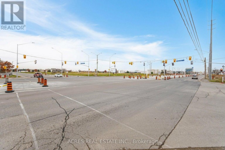 70 SUPERIOR BOULEVARD, Mississauga (Gateway), Ontario, L5T2X9