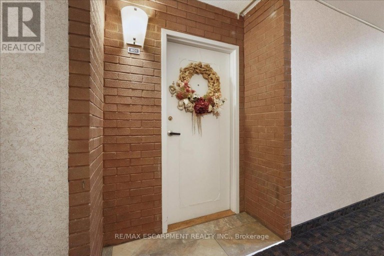 801 - 1966 MAIN STREET W, Hamilton (Ainslie Wood), Ontario, L8S1J6
