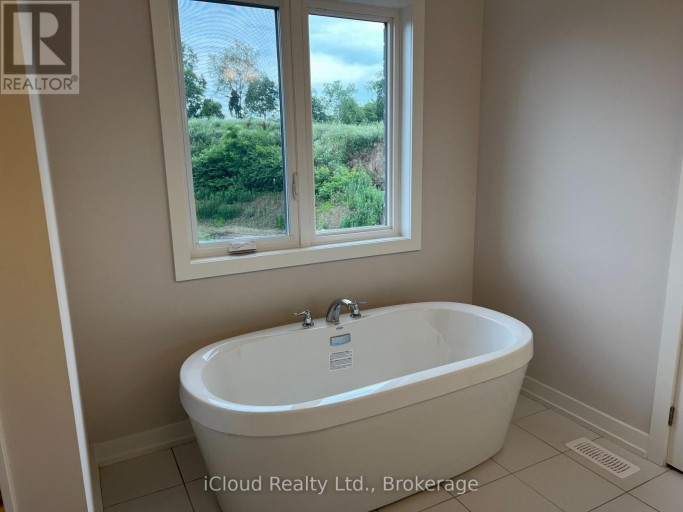 14 BIRD STREET E, Norfolk (Simcoe), Ontario, N3Y0G9