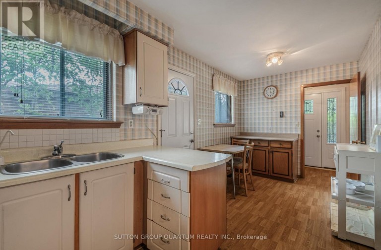 754 EAGLEMOUNT CRESCENT, Mississauga (Erindale), Ontario, L5C1N9