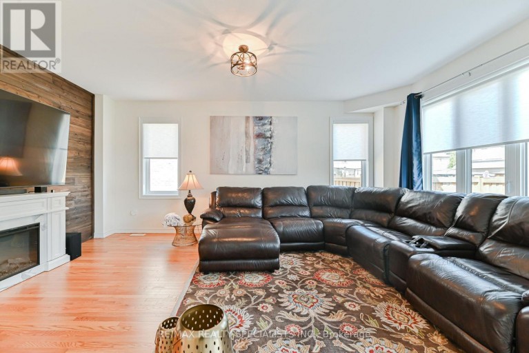 9 ACADEMY AVENUE, Wasaga Beach, Ontario, L9Z1J4
