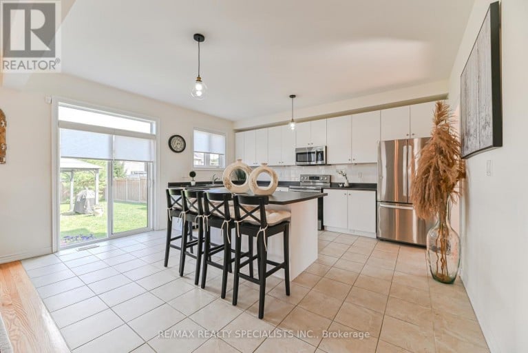 9 ACADEMY AVENUE, Wasaga Beach, Ontario, L9Z1J4