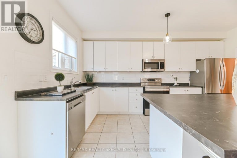 9 ACADEMY AVENUE, Wasaga Beach, Ontario, L9Z1J4
