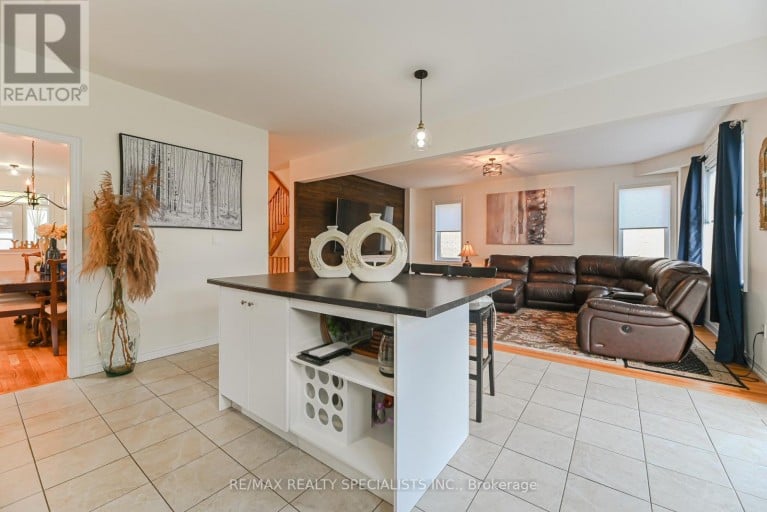 9 ACADEMY AVENUE, Wasaga Beach, Ontario, L9Z1J4