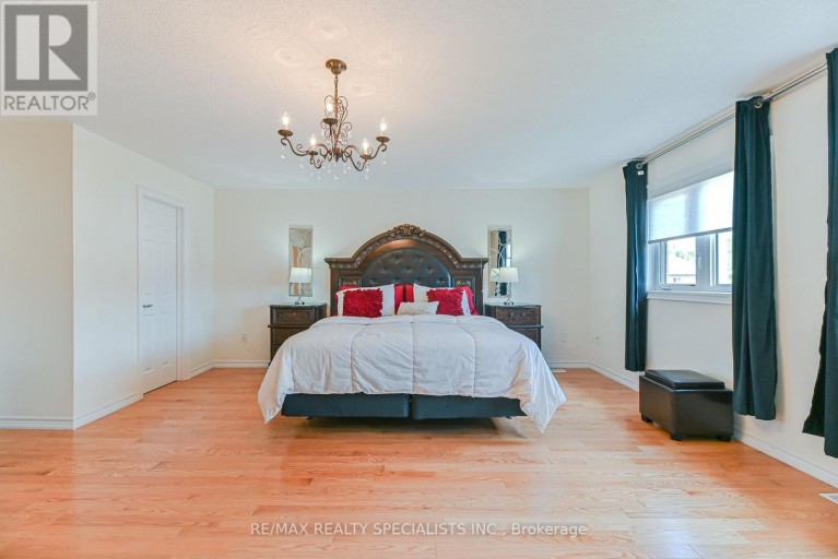 9 ACADEMY AVENUE, Wasaga Beach, Ontario, L9Z1J4
