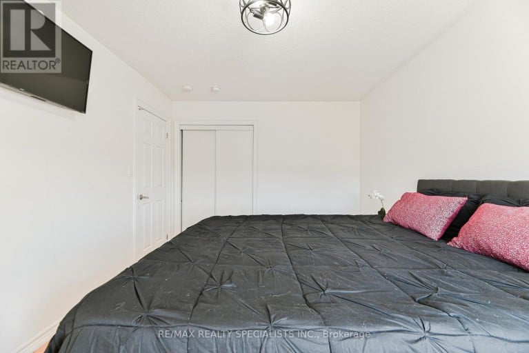 9 ACADEMY AVENUE, Wasaga Beach, Ontario, L9Z1J4