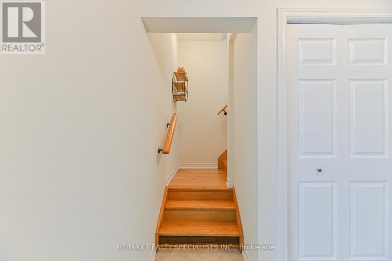 9 ACADEMY AVENUE, Wasaga Beach, Ontario, L9Z1J4