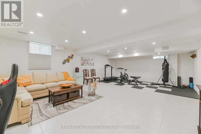 9 ACADEMY AVENUE, Wasaga Beach, Ontario, L9Z1J4