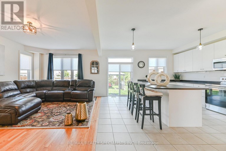 9 ACADEMY AVENUE, Wasaga Beach, Ontario, L9Z1J4