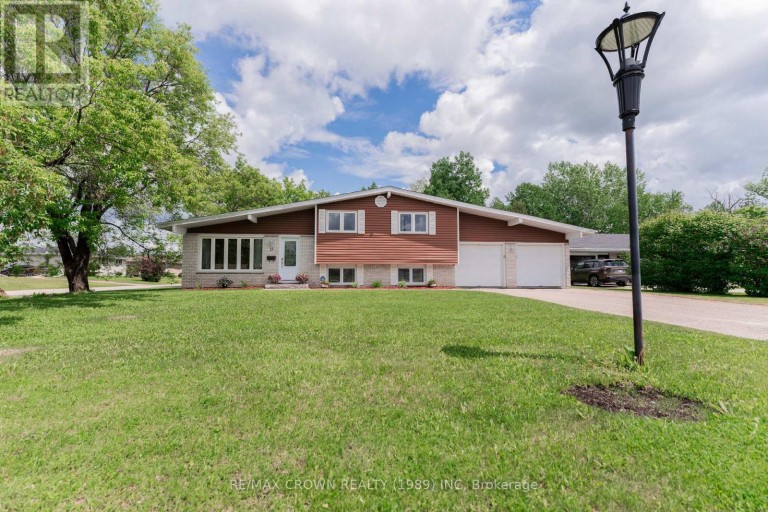 11 Kent Place, Kapuskasing, Ontario (id T13528490)