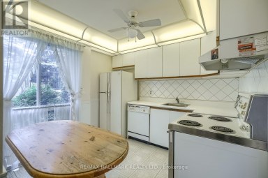 24 - 94 GEORGE HENRY BOULEVARD Toronto (Henry Farm) Ontario photo 14