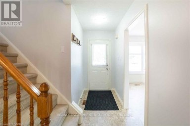 19 BEACHGROVE CRESCENT Hamilton (Stoney Creek Mountain) Ontario photo 2