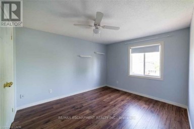 19 BEACHGROVE CRESCENT Hamilton (Stoney Creek Mountain) Ontario photo 22