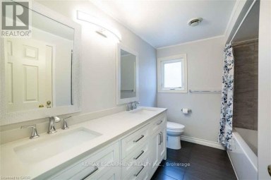 19 BEACHGROVE CRESCENT Hamilton (Stoney Creek Mountain) Ontario photo 24