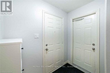 19 BEACHGROVE CRESCENT Hamilton (Stoney Creek Mountain) Ontario photo 27