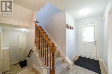 19 BEACHGROVE CRESCENT Hamilton (Stoney Creek Mountain) Ontario photo 3
