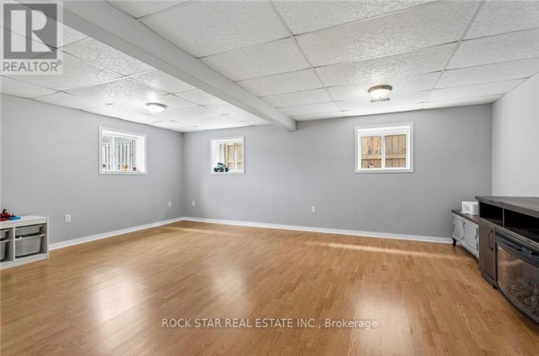56 GOLDEN ACRES DRIVE, West Lincoln (Smithville), Ontario, L0R2A0