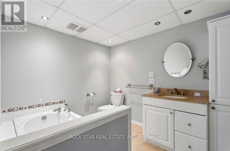 56 GOLDEN ACRES DRIVE, West Lincoln (Smithville), Ontario, L0R2A0