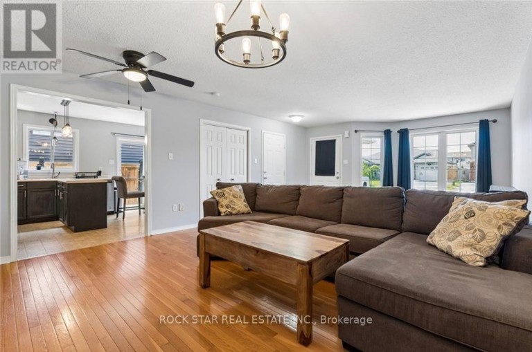56 GOLDEN ACRES DRIVE, West Lincoln (Smithville), Ontario, L0R2A0