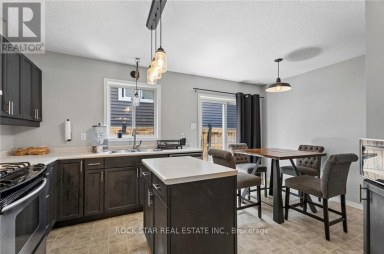 56 GOLDEN ACRES DRIVE West Lincoln (Smithville) Ontario photo 5