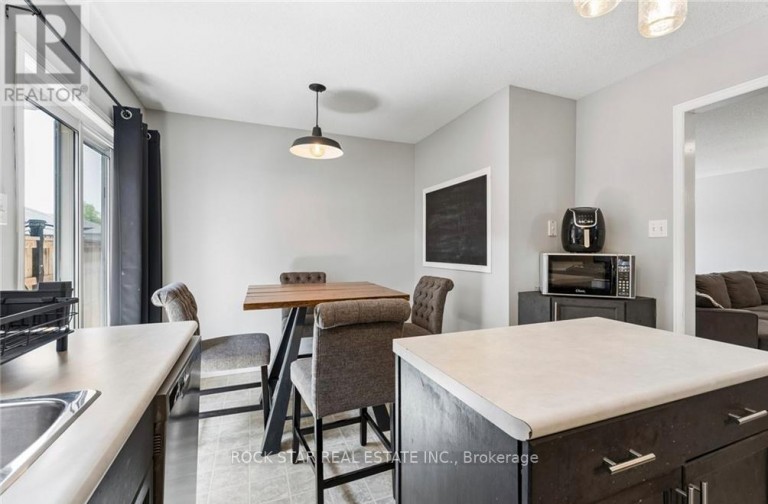 56 GOLDEN ACRES DRIVE, West Lincoln (Smithville), Ontario, L0R2A0