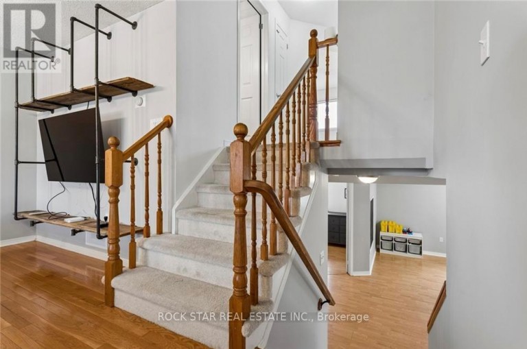 56 GOLDEN ACRES DRIVE, West Lincoln (Smithville), Ontario, L0R2A0