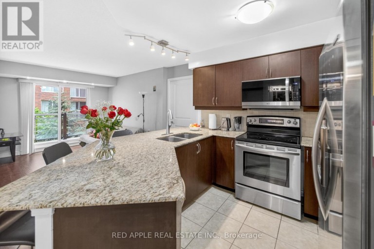 204 - 872 SHEPPARD AVENUE W, Toronto (Bathurst Manor), Ontario, L6A2Y8