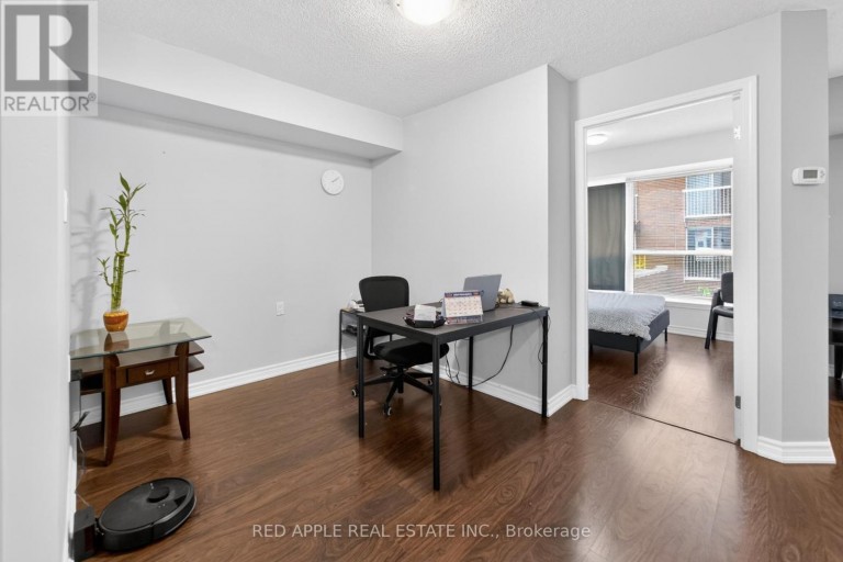 204 - 872 SHEPPARD AVENUE W, Toronto (Bathurst Manor), Ontario, L6A2Y8