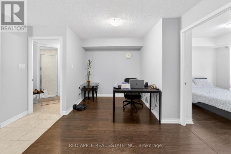 204 - 872 SHEPPARD AVENUE W, Toronto (Bathurst Manor), Ontario, L6A2Y8