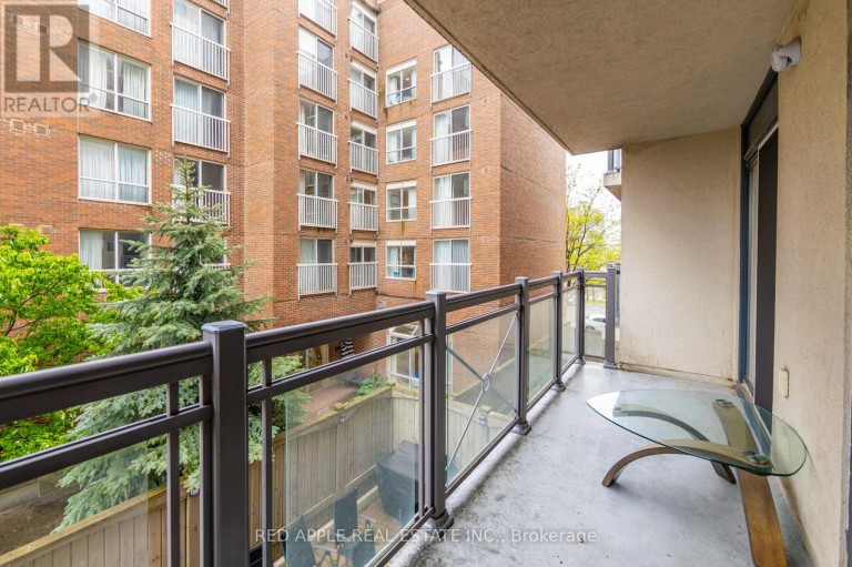 204 - 872 SHEPPARD AVENUE W, Toronto (Bathurst Manor), Ontario, L6A2Y8