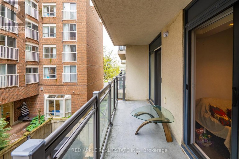 204 - 872 SHEPPARD AVENUE W, Toronto (Bathurst Manor), Ontario, L6A2Y8