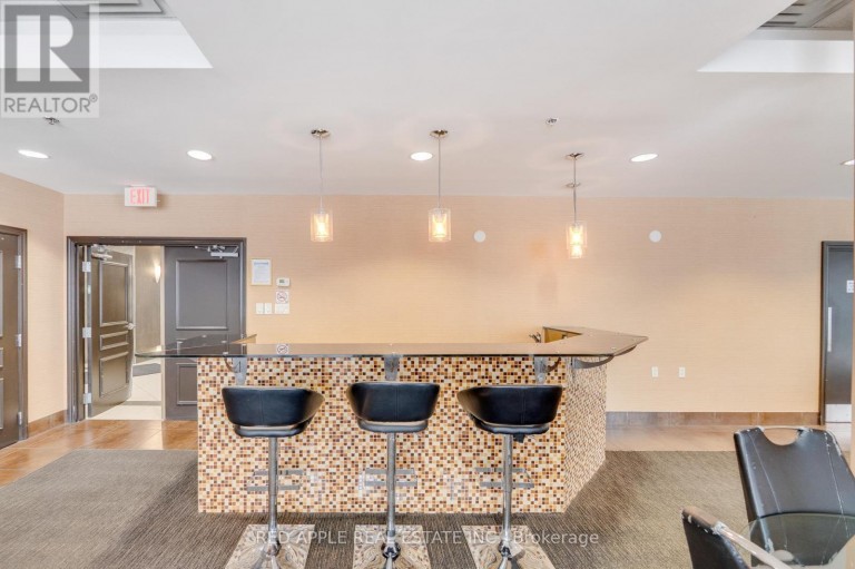 204 - 872 SHEPPARD AVENUE W, Toronto (Bathurst Manor), Ontario, L6A2Y8