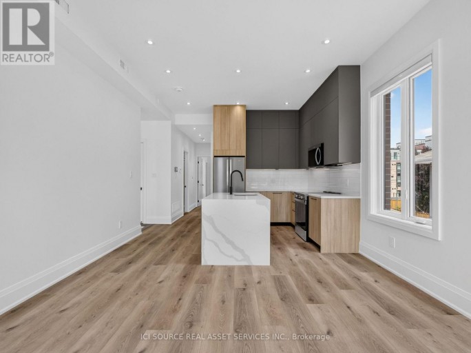 UNIT 4 - 28 NORCROSS ROAD, Toronto (Clanton Park), Ontario, M3H2R4