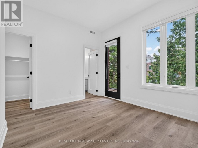 UNIT 4 - 28 NORCROSS ROAD, Toronto (Clanton Park), Ontario, M3H2R4
